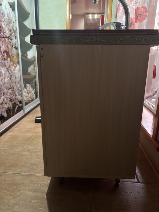 Тумба на кухню із  мийкою та змішувачем