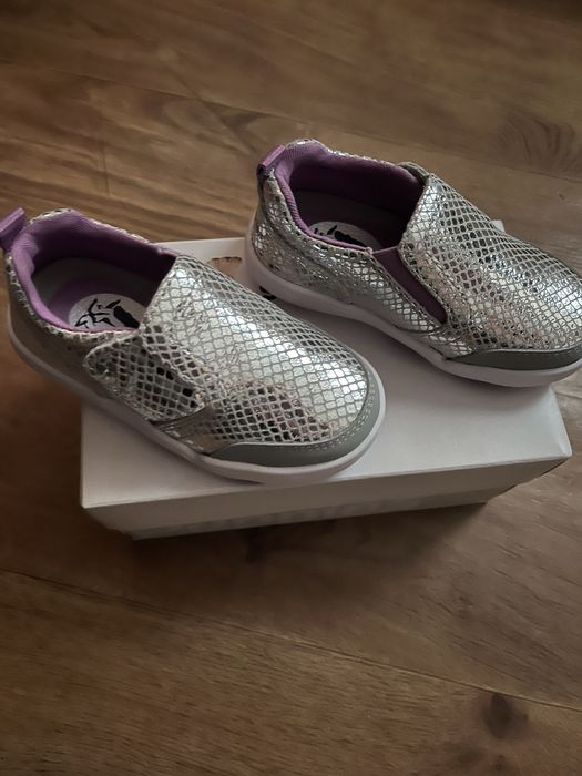 Продам мокасини.На дівчинку.Розмір 20,21,22