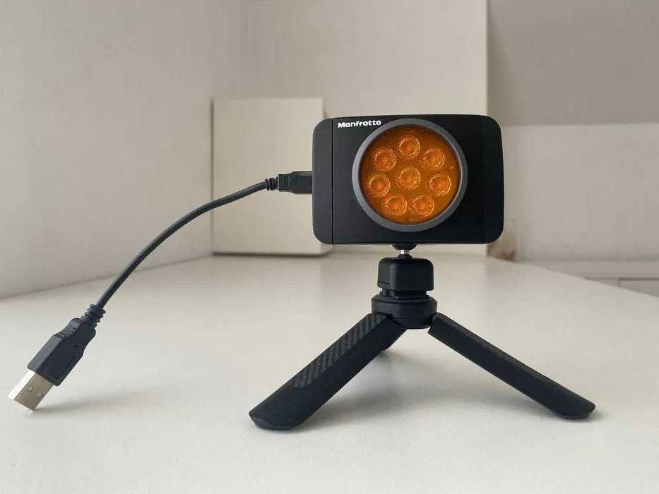 Накамерне LED-світло Manfrotto Lumimuse 8 LED Light — відмінний стан