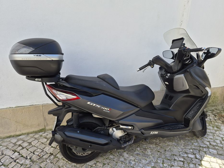 Scooter Sym 300 Gts