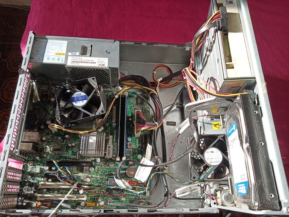 Lenovo ThinkCentre M70e  Міні пк