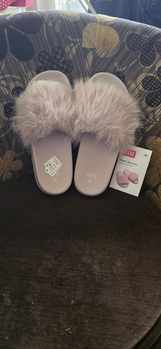 Klapki damskie z futerkiem