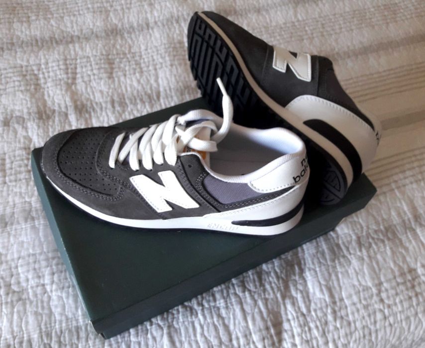 Sapatilhas New Balance, modelo 574, NOVAS, nº 36