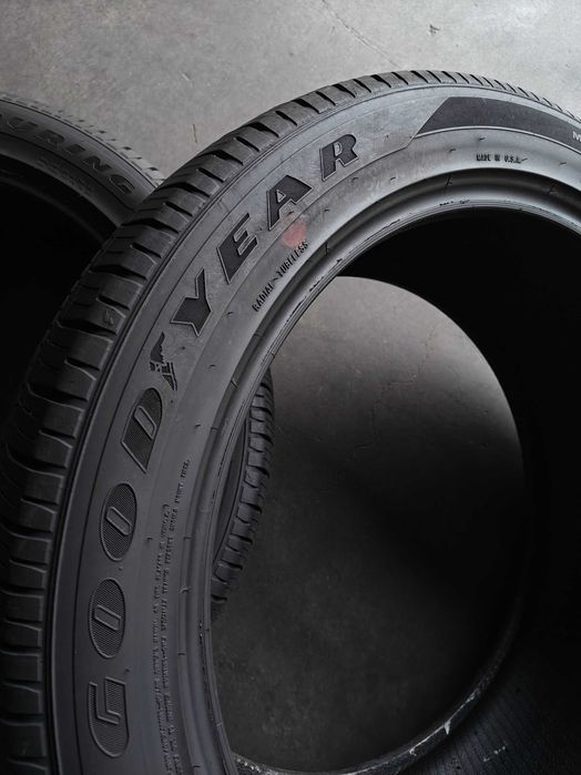 R22 285 45 шини літні GoodYear Eagle Touring на Range Rover з америки