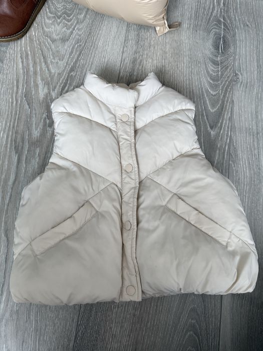 Жилетка Zara.