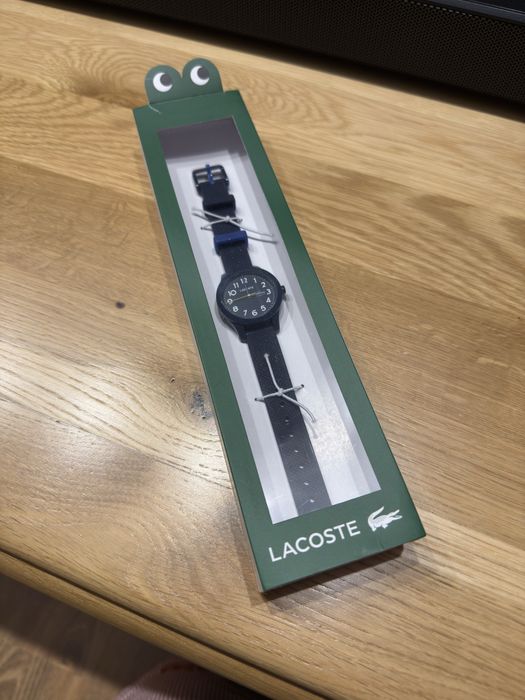 Zegarek dla dziecka Lacoste. Oryginalny