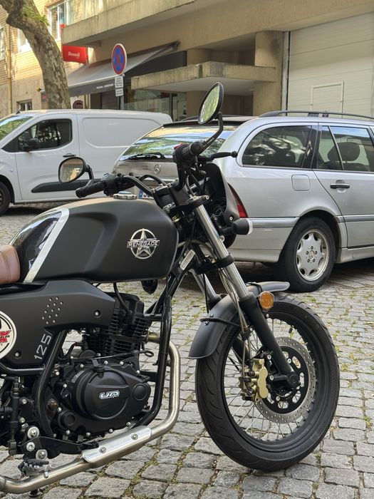 UM Scrambler X Café