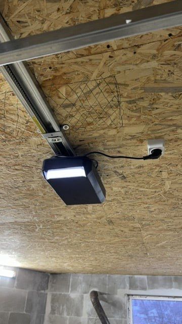 Гаражні ворота секційні/ролетні під виготовлення