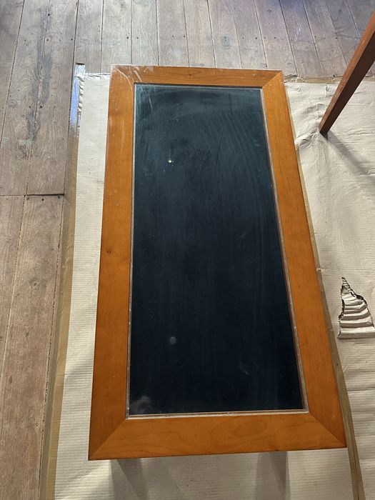 Mesa de apoio em cerejeira com tampo ajustavel