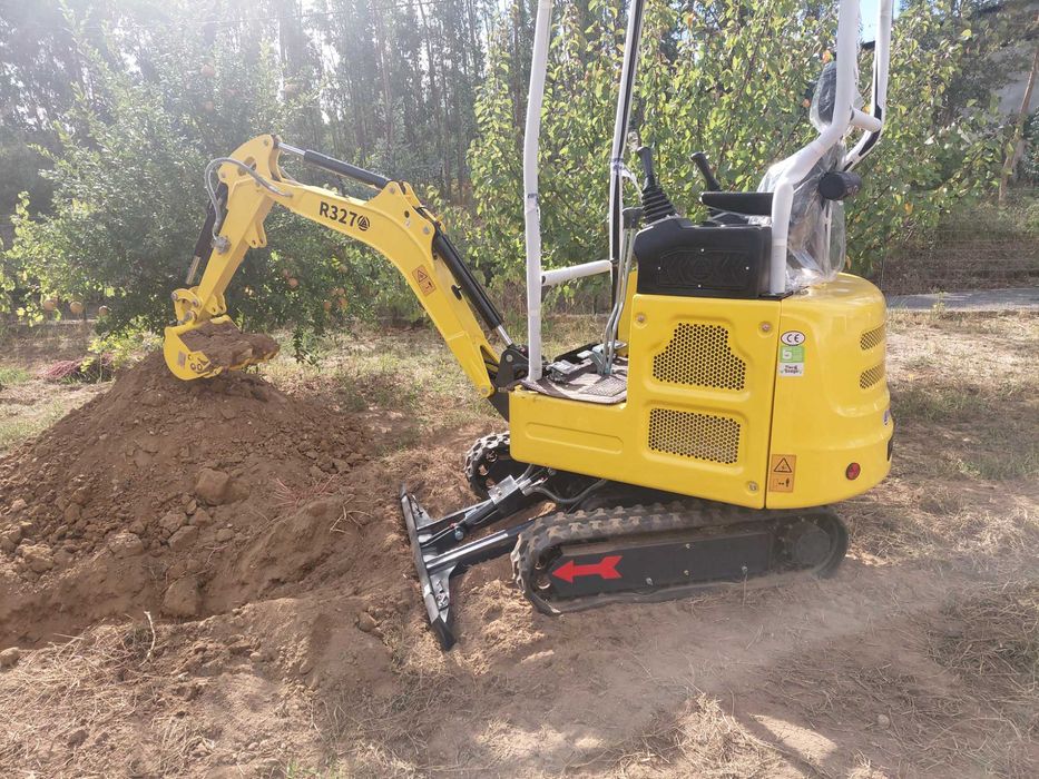 Giratória Ripa R 327 1.5T Motor Kubota D722 14cv