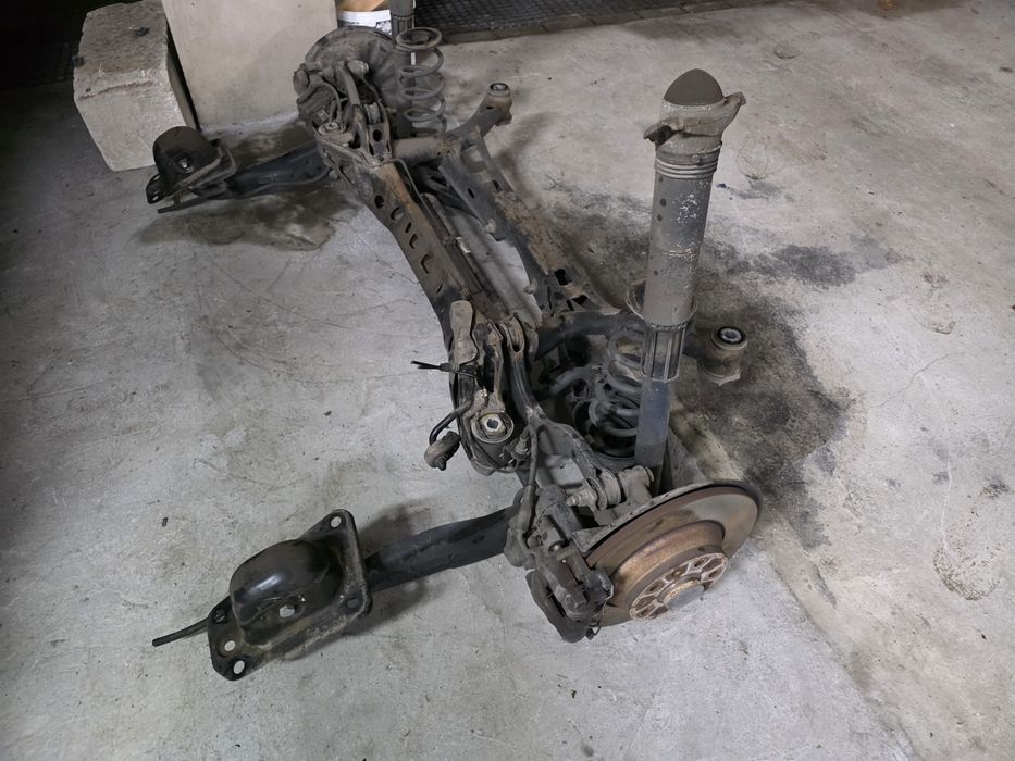 Vw Passat B8 wózek sanki zawieszenie tył