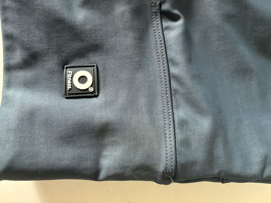 Top cinzento para ginasio