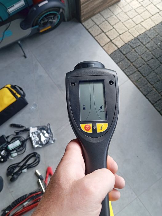 Wykrywacz ifrastruktóry podziemnej (szukacz przewodów, rur, metalu.)