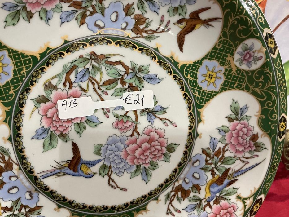 Prato oriental com 24 cm.    Anúncios abaixo