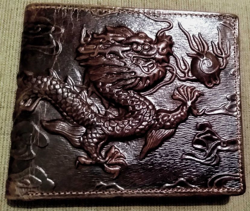 Кошелёк с тиснием "Китайский дракон"