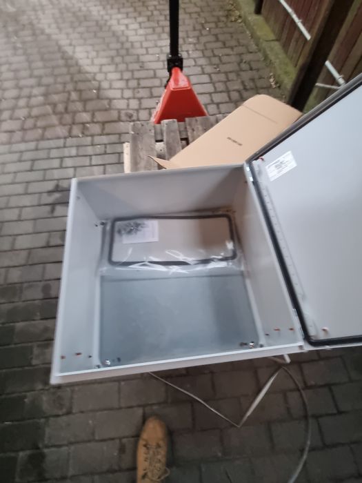 Rozdzielnica metalowa pusta