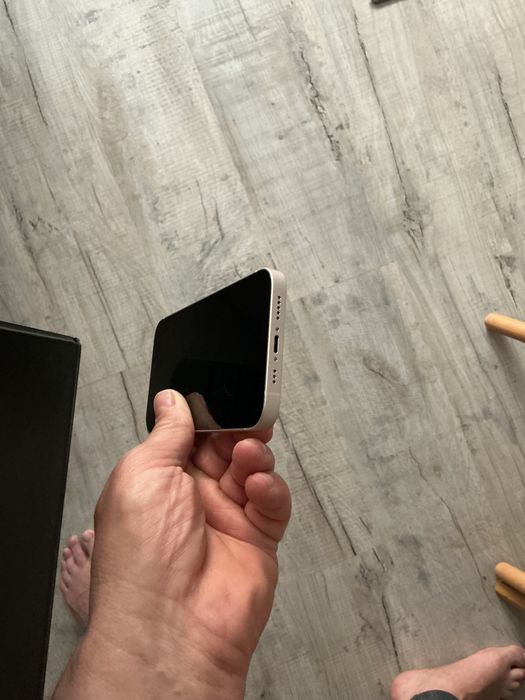 iPhone 13 128 GB.Stan praktycznie idealny.