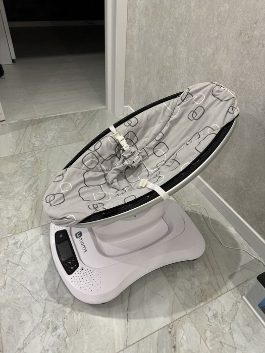 Заколисуючий центр 4 Moms