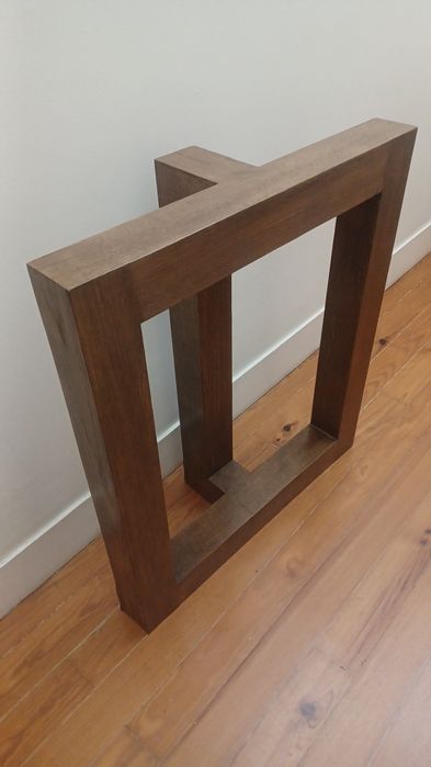 Pés de aparador em madeira maciça