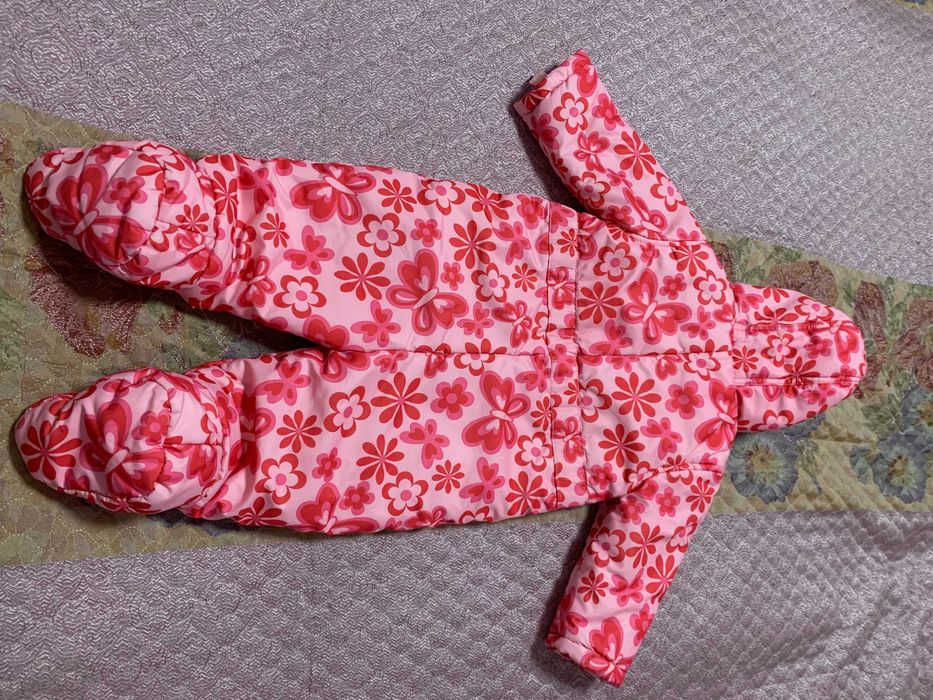 На девочку Комбинезон зимний   человечек CHEROKEE  НА 9-12 месяцев