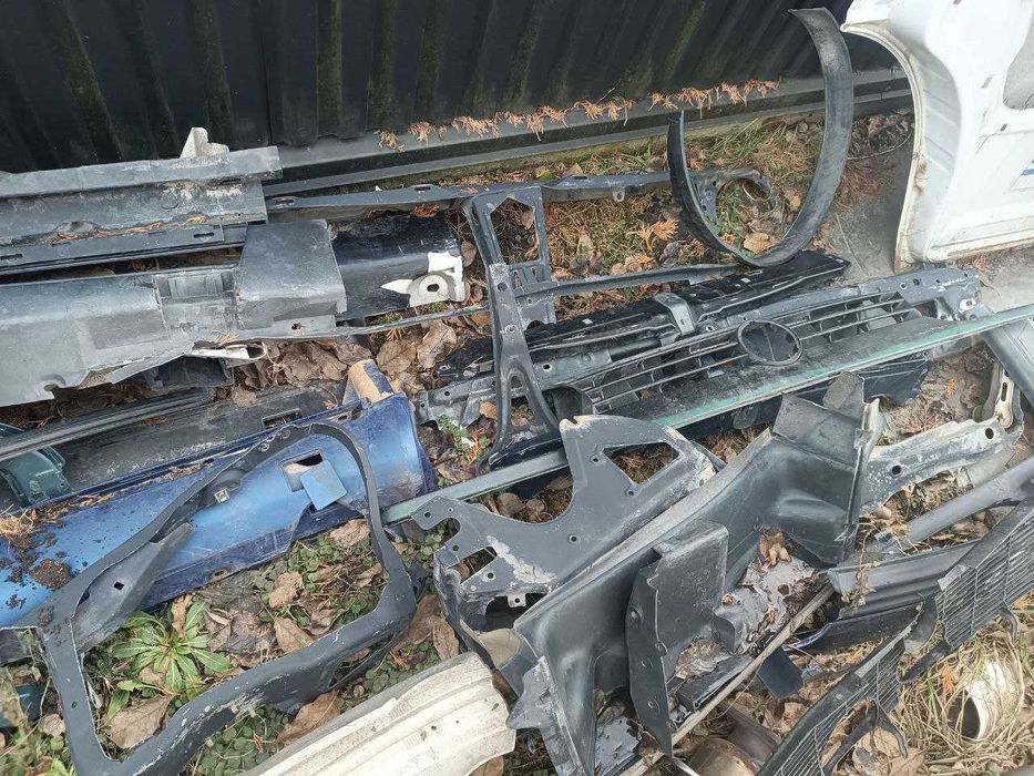 Передня панель телевізор марки авто в описі