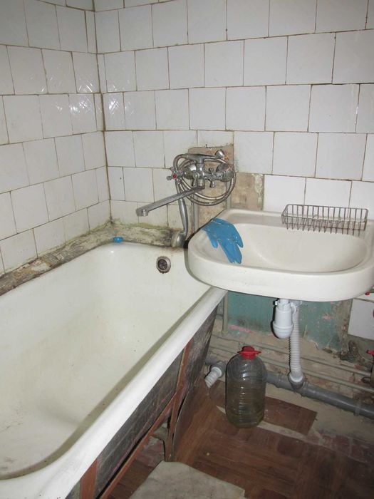 Продам 1 кімнатну квартиру по вул. Садовій 6/9 (р-н Баму)