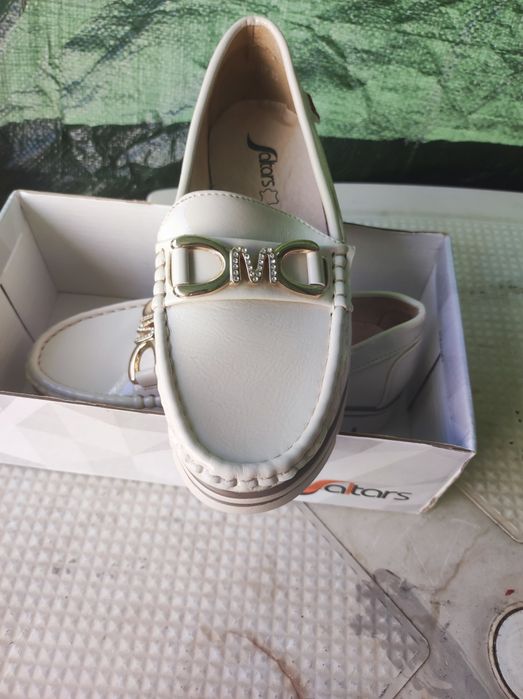 Sapatos! Nunca foram usados