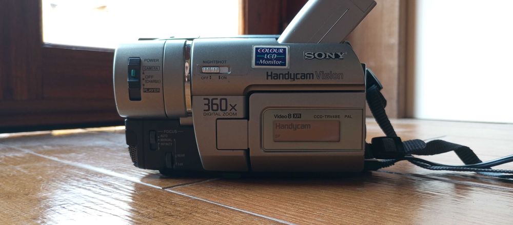 Maquina de filmar retro Sony Handycam CCD-TRV48E Video8 XR