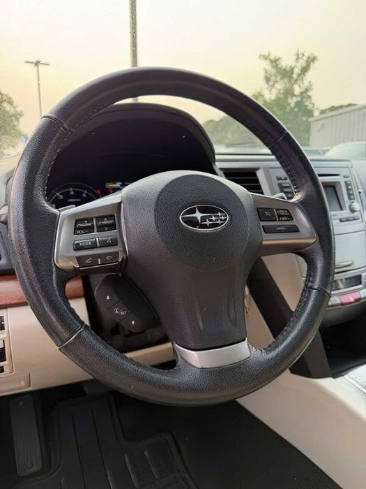 Subaru Outback 2.5i Limited      2013