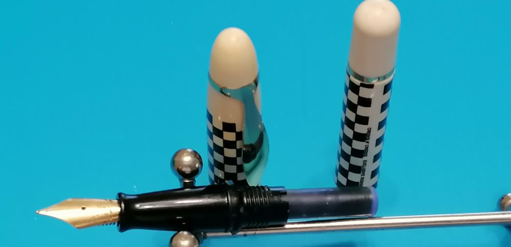 Caneta aparo creeks modèle depose france