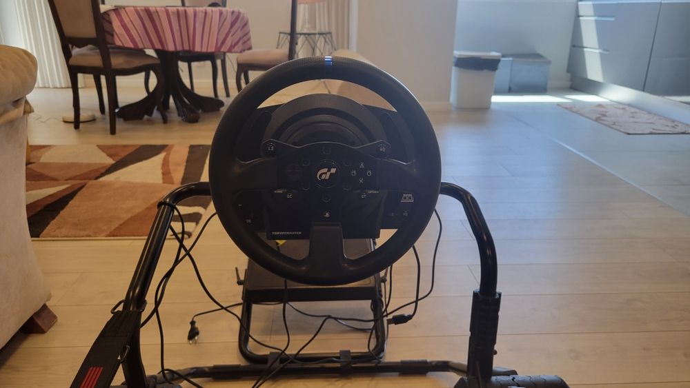 Thrustmaster 300 RS GT Edition + iRacing seat