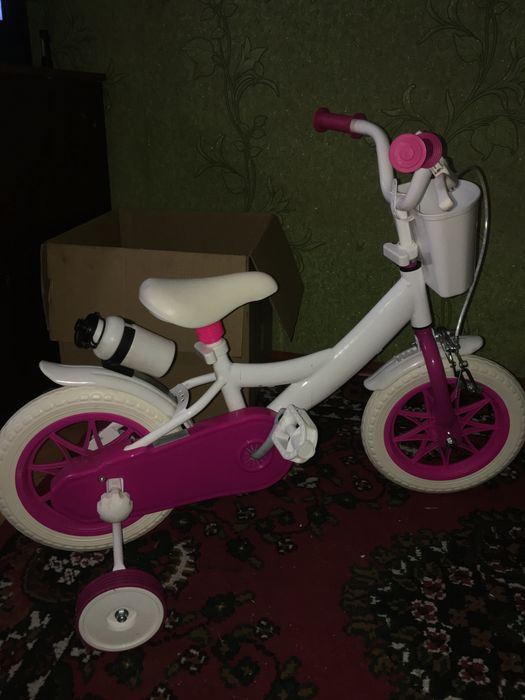 Дитячий велосипед для дівчинки