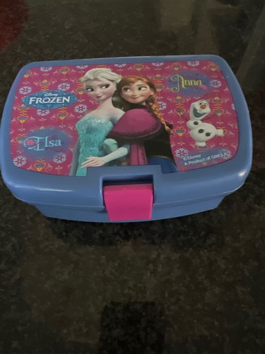 Vendo conjunto de copos da Disney e hello kitty