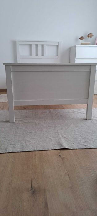 Cama solteiro cor branca c/ estrado - em muito bom estado