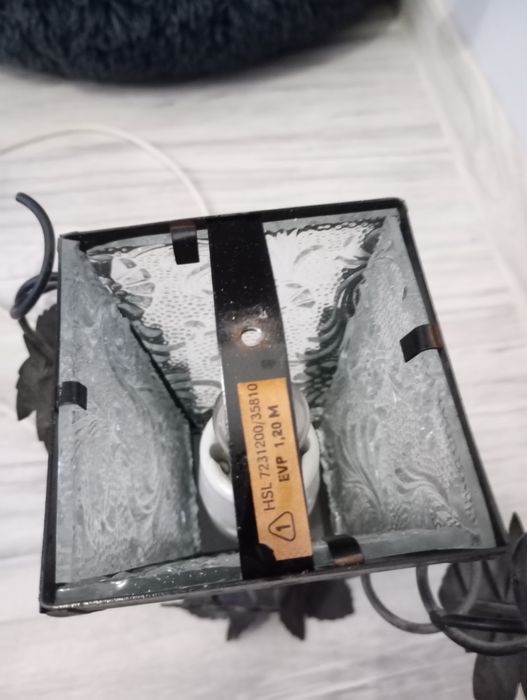 Antyczna lampa rękodzieło