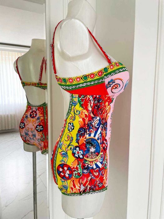 Купальник з парео Dolce & Gabbana в наявності р.38,40
