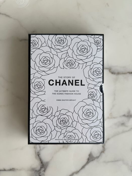 Story of Chanel Karl design fashion art book hardcover coffee table