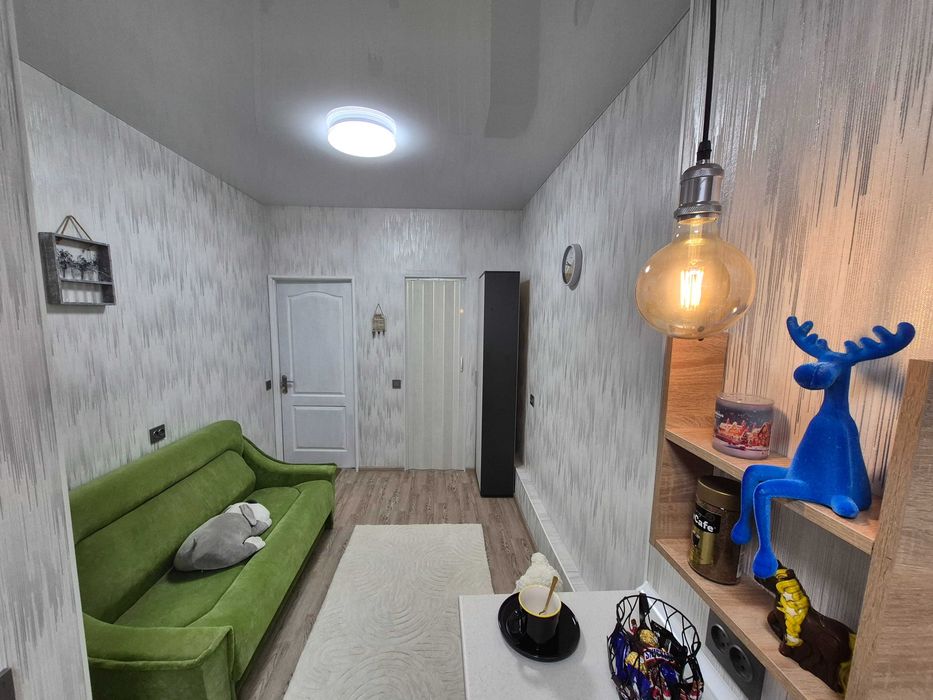 Продам 1комн. гостинку с капитальным ремонтом. Метро Холодная Гора.