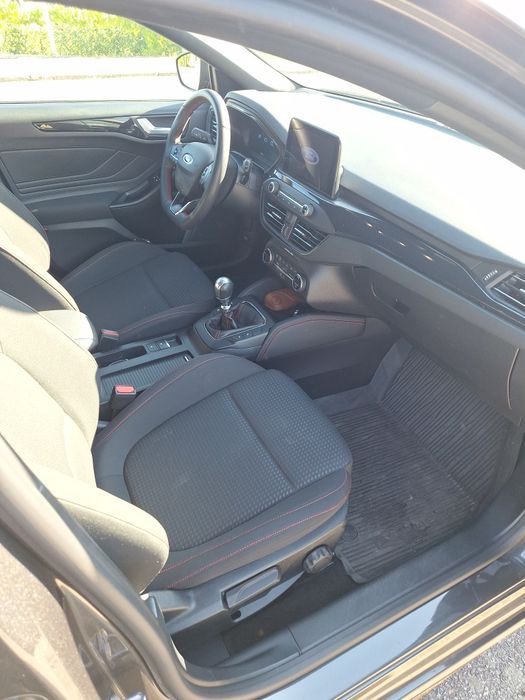 Ford Focus SW 1.0i Ecoboost ST Line X — photo 5