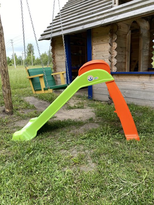 Пластикова дитяча гірка