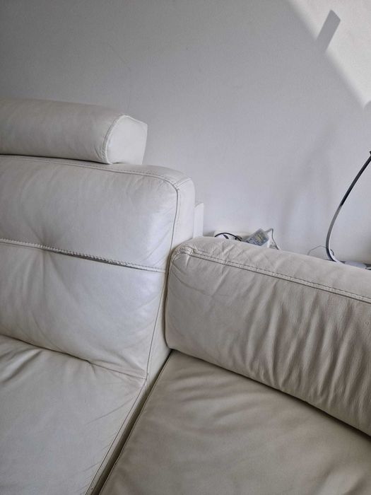 Sofá de Canto em Pele Genuína – 4 Módulos Moderno e Confortável