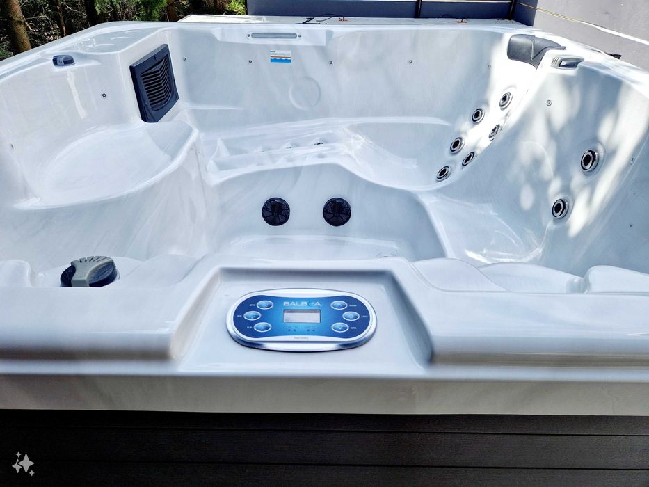 Jacuzzi ogrodowe SPA Balboa 220x220 cm Akryl. Kompletne pokrywa schody