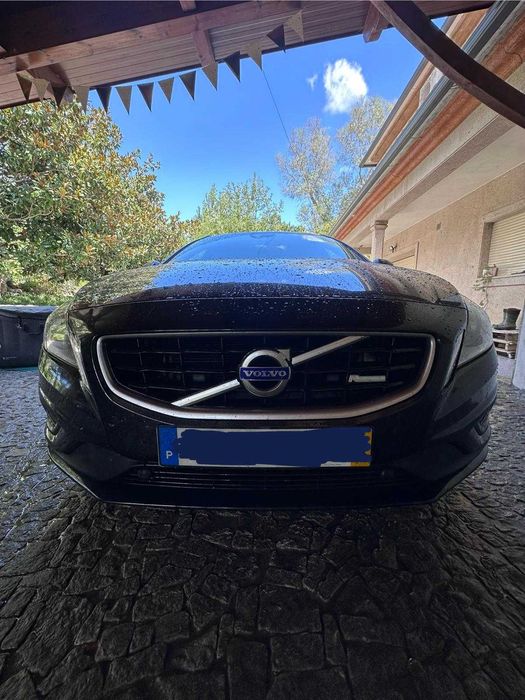 Volvo v60 r-design 5 cilindros d3