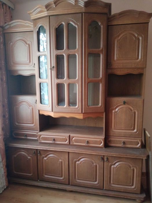 Witryna i szafka narożna