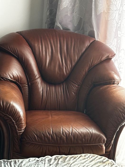 Terno de sofás em pele