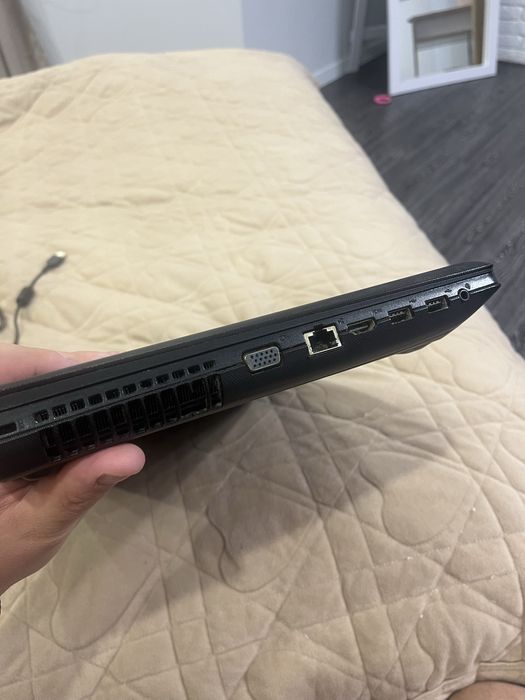 працюючий ноутбук Lenovo