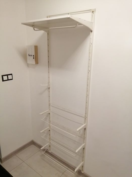 Garderoba Ikea otwarta