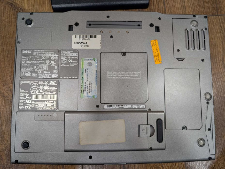 Машина часу ноутбук DELL Inspiron 8600 Pentium 4 Nvidia Geforce FX5200