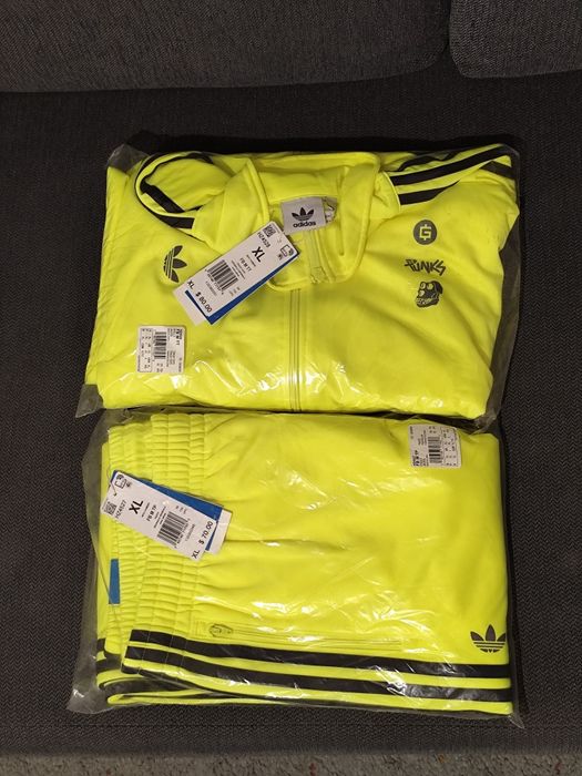 conjunto fato de treino adidas into the metaverse (tracksuit)