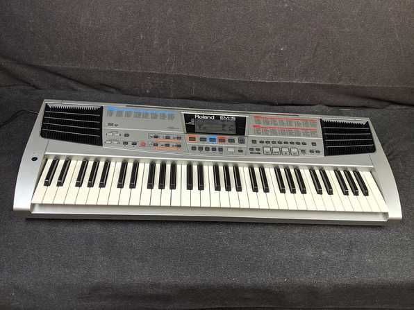 ROLAND EM15 teclado 61 teclas ARRANGER
